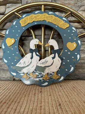 Vintage Bow Goose Round Welcome Sign